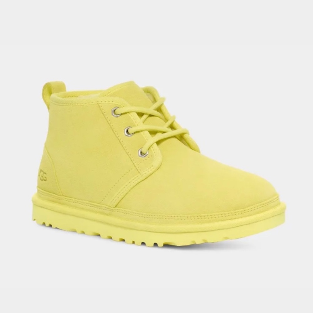 UGG Women's Neumel Size 10.